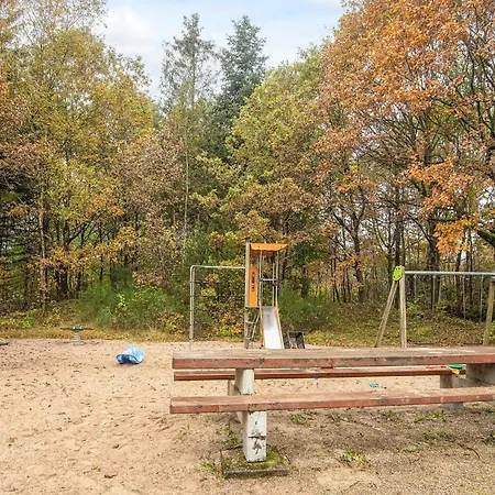 6 Person In Ansager-by Traum *