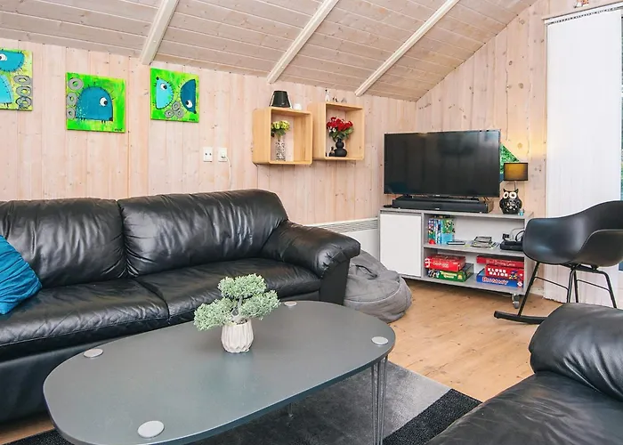 6 Person In Ansager-by Traum