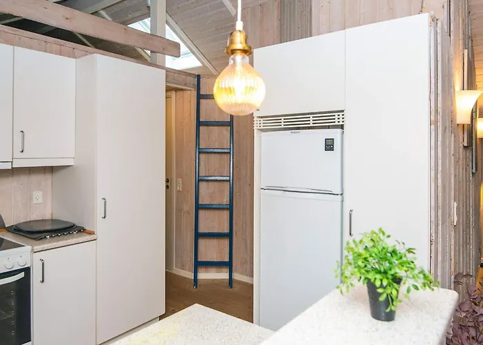 6 Person In Ansager-by Traum Nyaraló Ansager