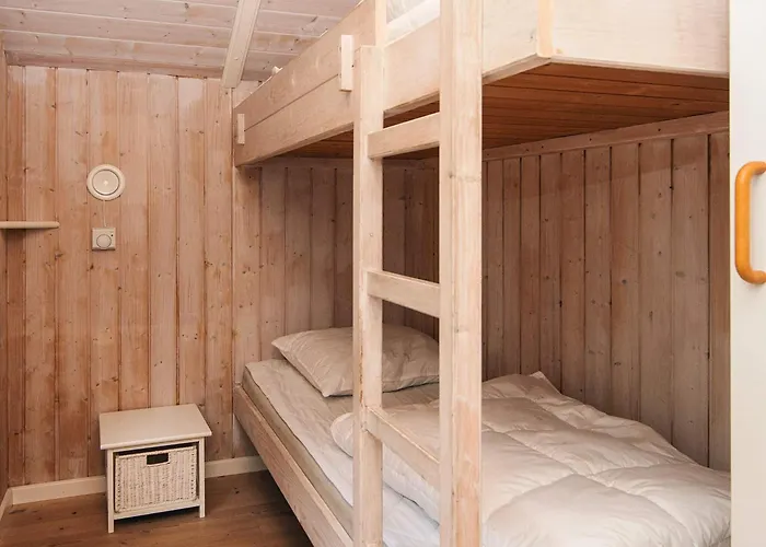 6 Person In Ansager-by Traum *