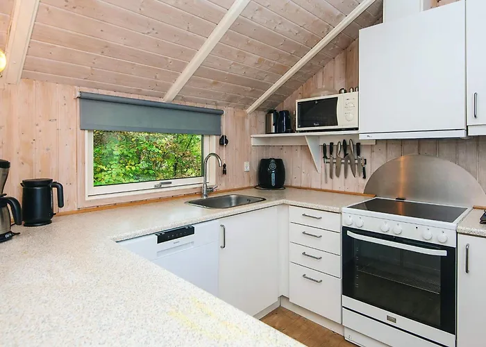 6 Person In Ansager-by Traum * Ansager