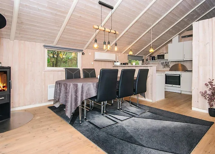 6 Person In Ansager-by Traum * Ansager